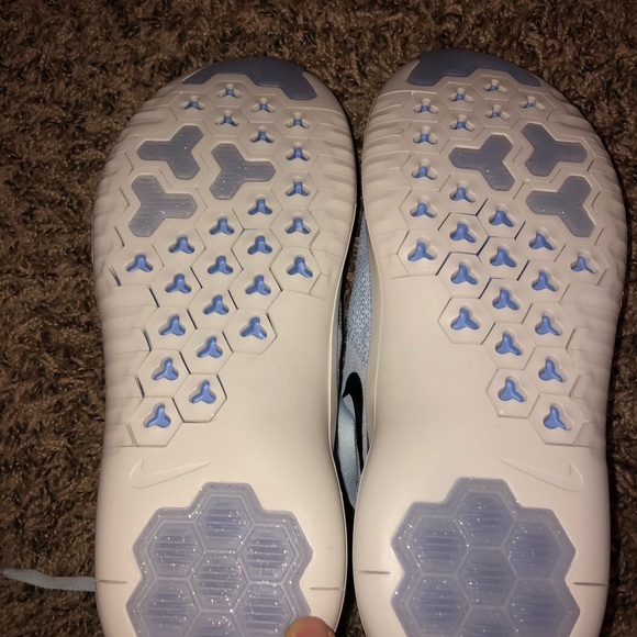 Women’s NWOT Nike shoes size 7 - Picture 3 of 4